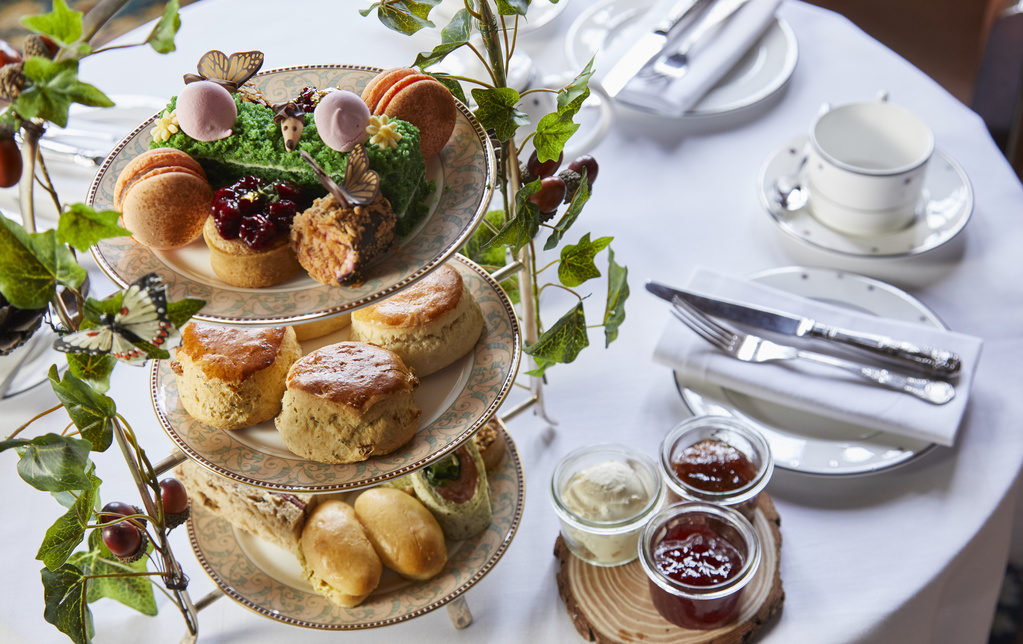 Hanbury Manor Marriott Hotel & Country Club Afternoon Tea in Cast