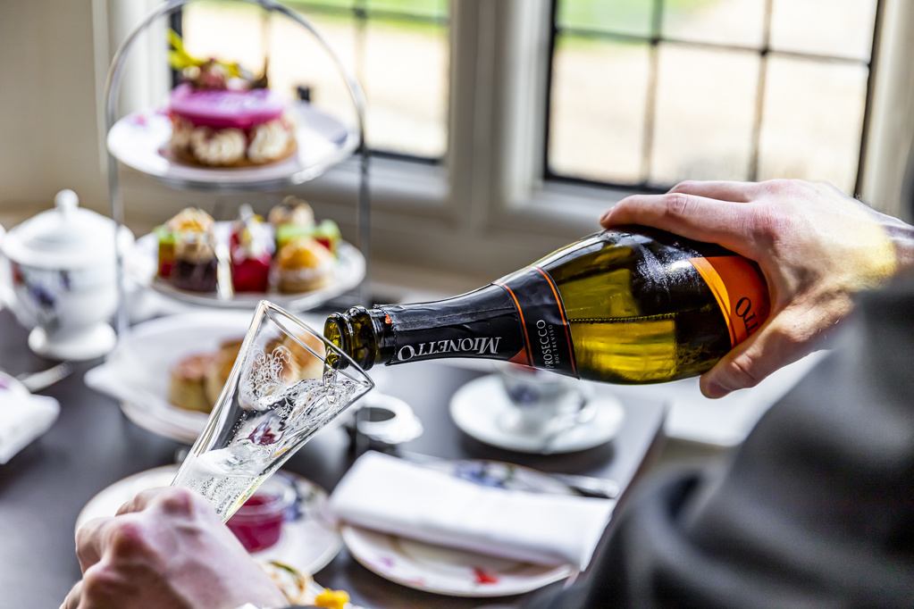 Hanbury Manor Marriott Hotel & Country Club Afternoon Tea in Cast